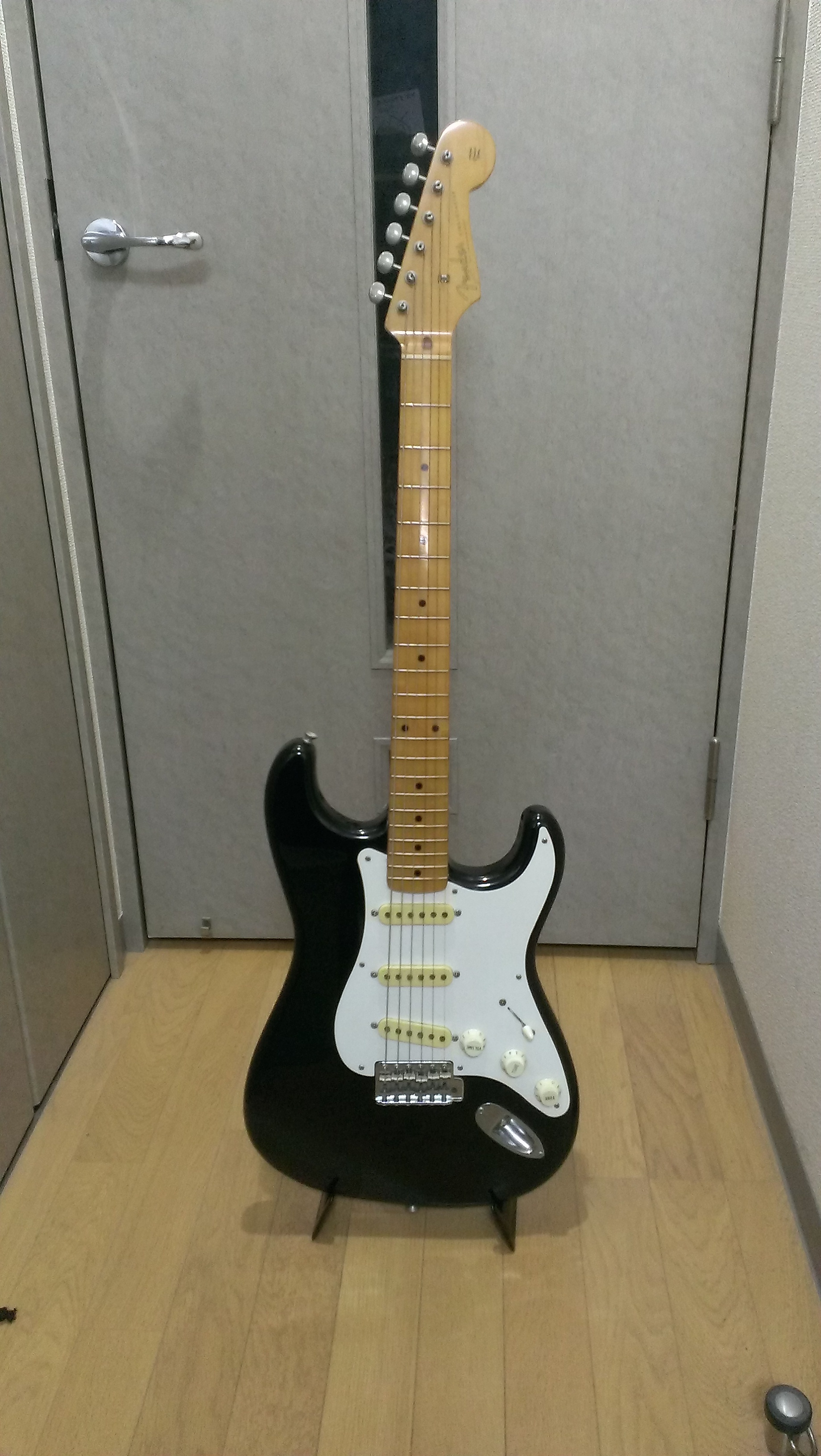 ペア 販売 Fender JAPAN Eシリアル ストラトキャスター エレキギター